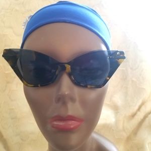 Karen Walker sweet cat sunglasses